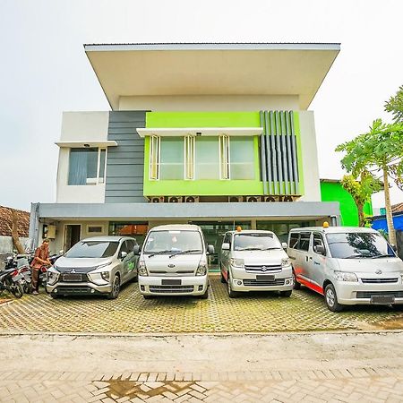 Ardhya Guesthouse Syariah By Ecommerceloka Sidoarjo Exterior photo