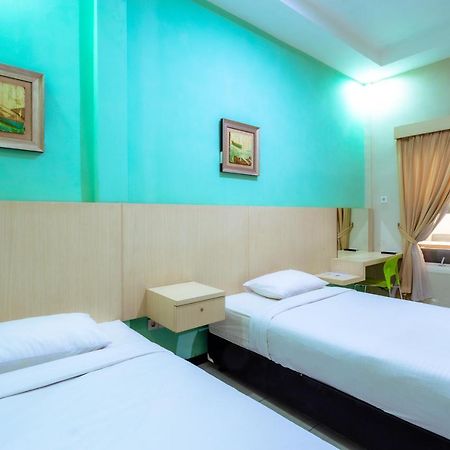 Ardhya Guesthouse Syariah By Ecommerceloka Sidoarjo Exterior photo