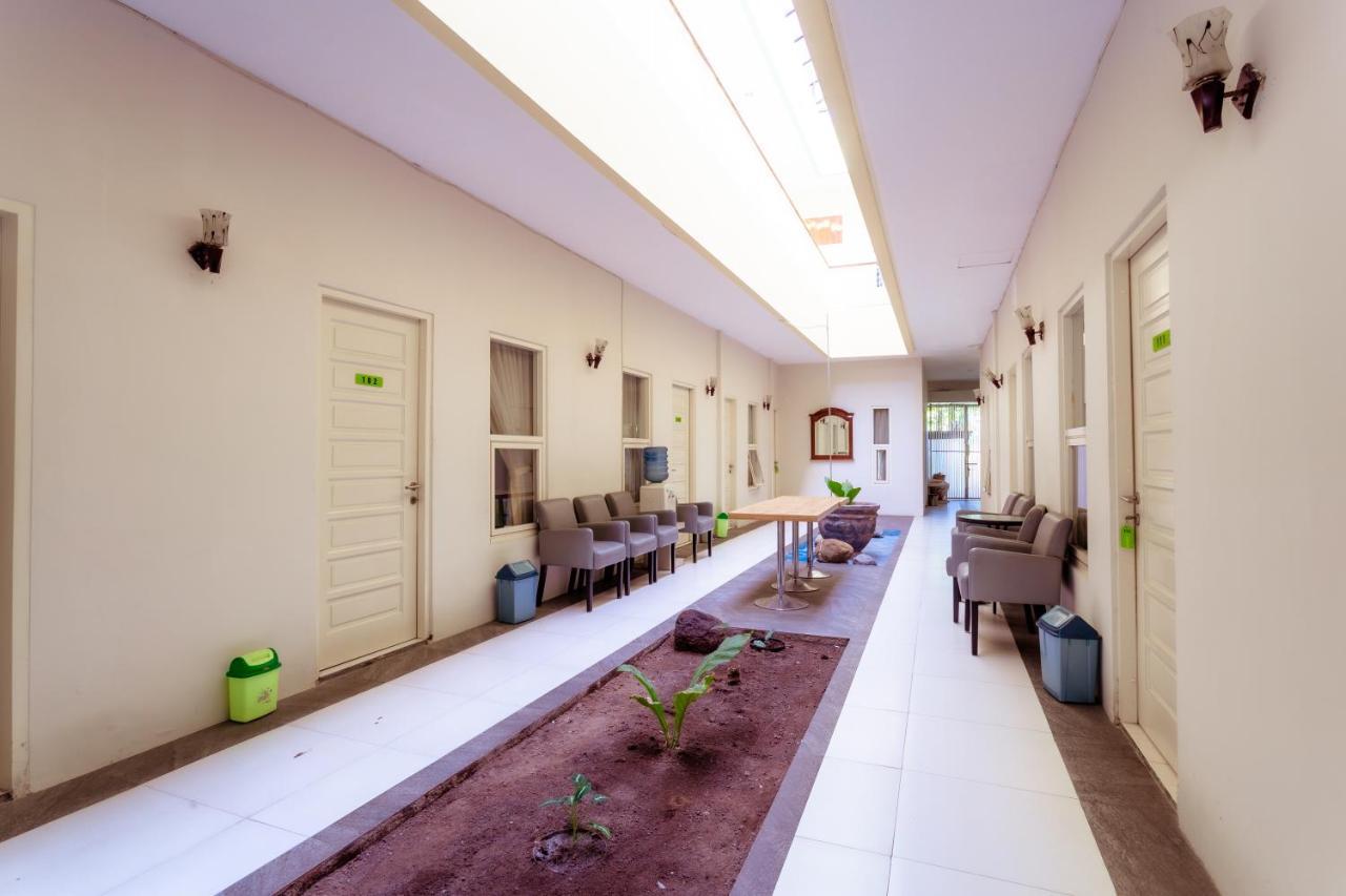 Ardhya Guesthouse Syariah By Ecommerceloka Sidoarjo Exterior photo