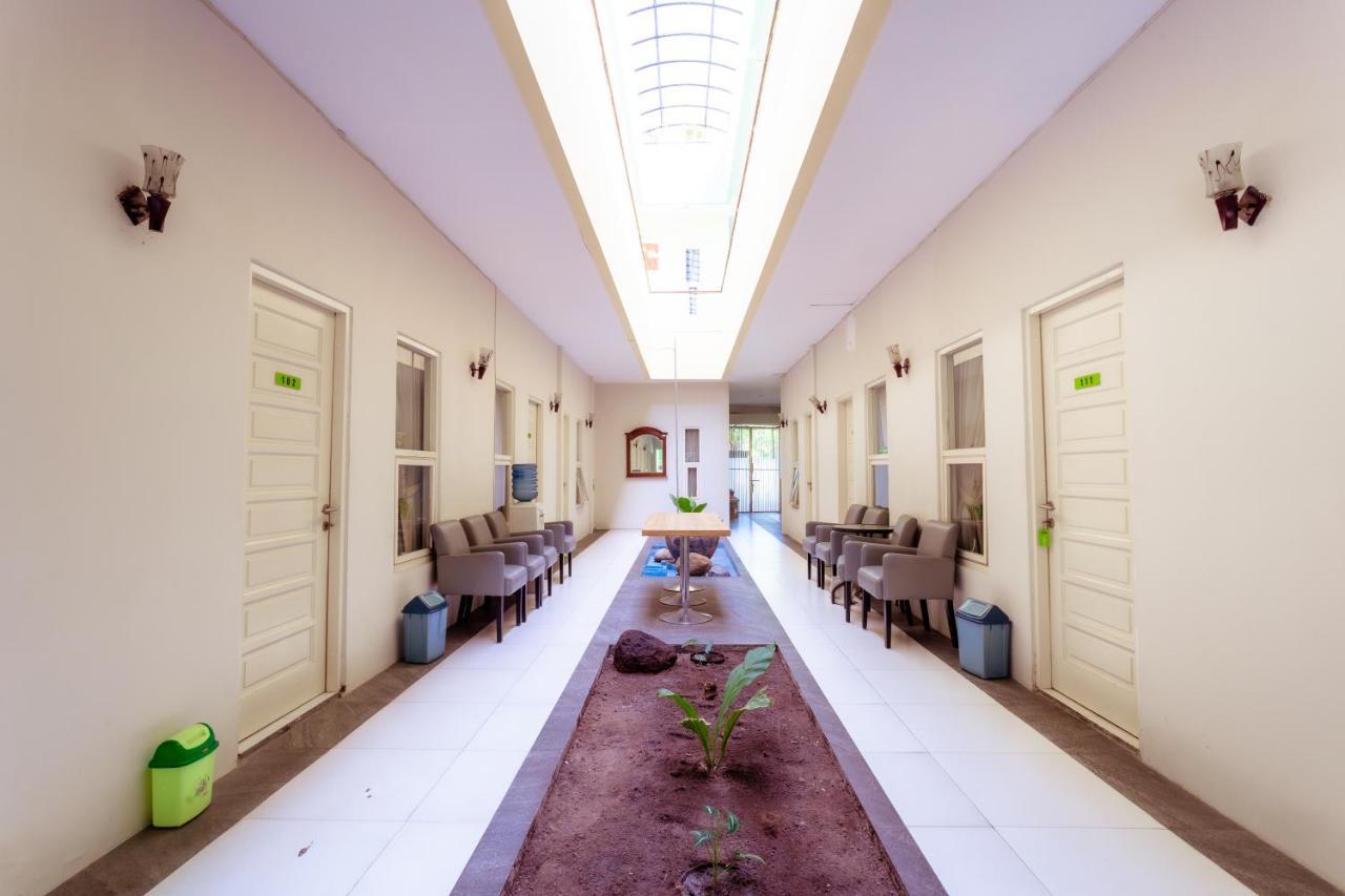 Ardhya Guesthouse Syariah By Ecommerceloka Sidoarjo Exterior photo